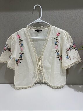 Art to wear Lace-Trim Cream Embroidered Tie-Front Blouse - 100% Cotton size L